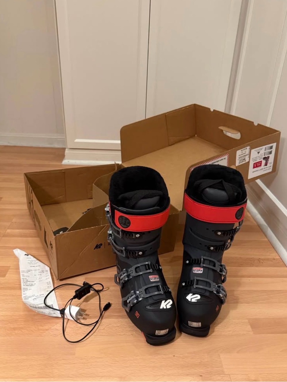 K2 Black Ski Boots with Red Cuff BFC W 90 Heat  NWT